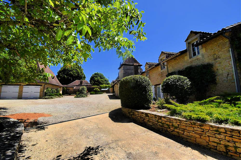 Book now La Petite Ferme Domaine Juillac at Dordognemaison.com